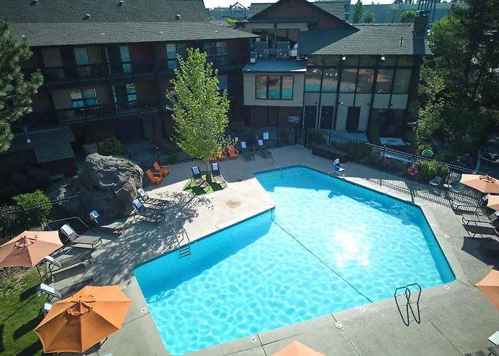 Riverhouse Lodge